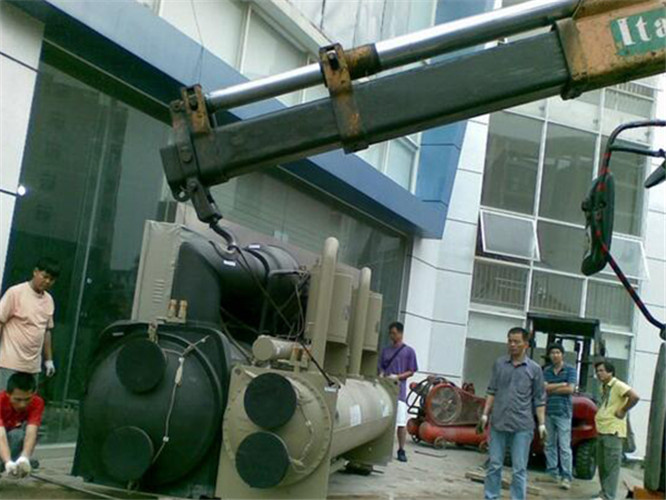 安新县随车吊和汽车吊的核心区别是什么？哪种更省钱？