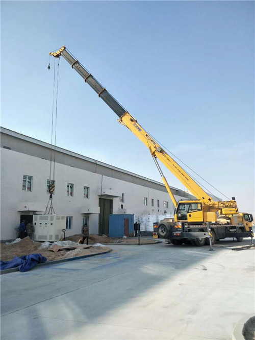 安新县“超载就喊停”—— 吊车的 “重量保镖” 技术