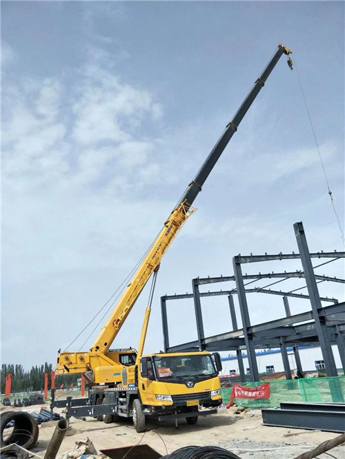 安新县超高层建筑钢结构吊装案例